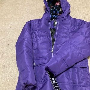 This is a purple jacket size 14 L it’s haven’t been use